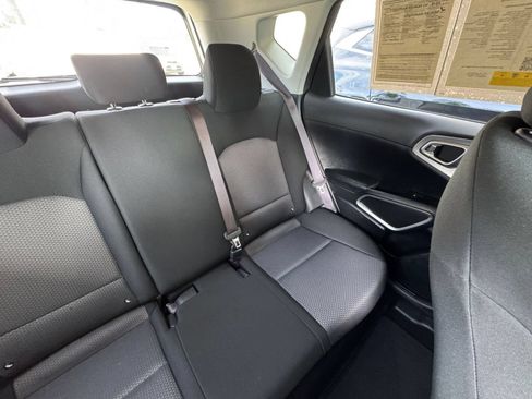 Used 2025 Kia Soul LX w/ LX Technology Package FWD image 35
