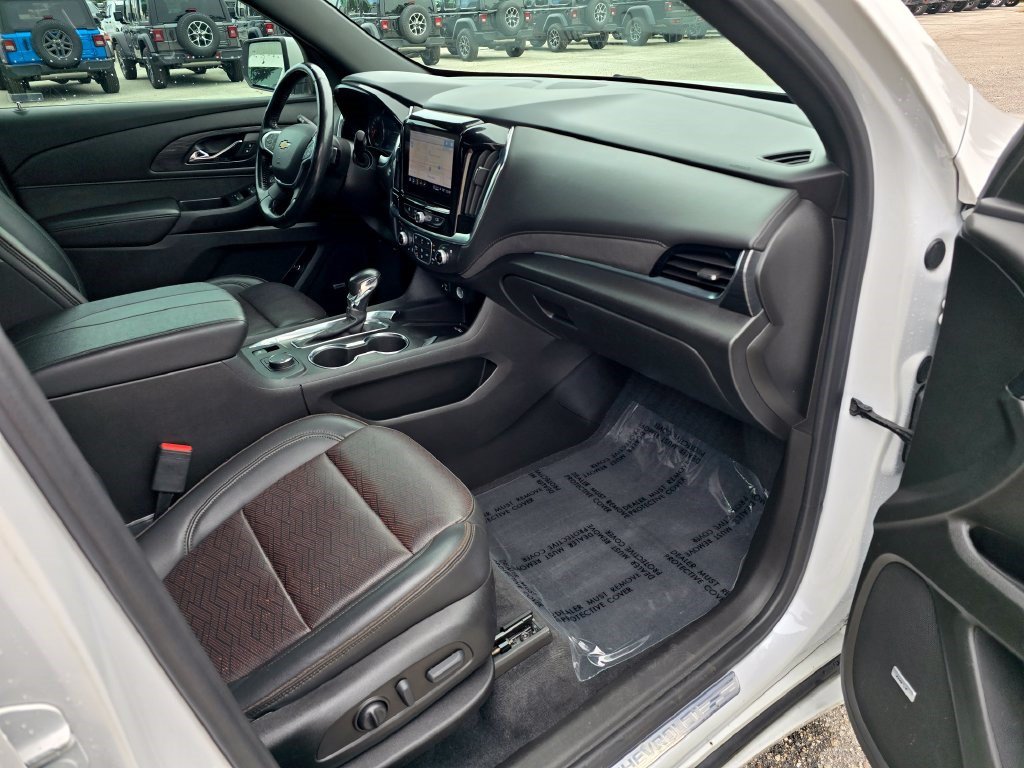 Used 2022 Chevrolet Traverse High Country FWD image 33