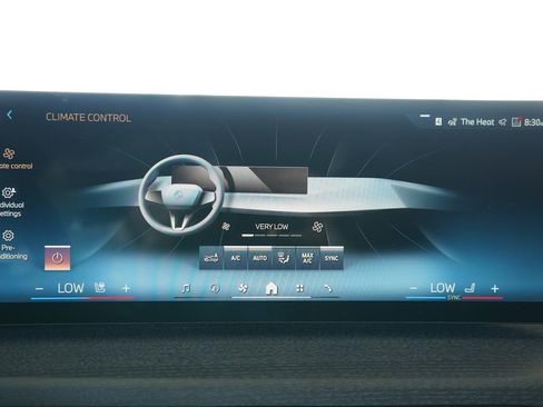 Used 2025 BMW 330i Sedan w/ Convenience Package RWD image 17