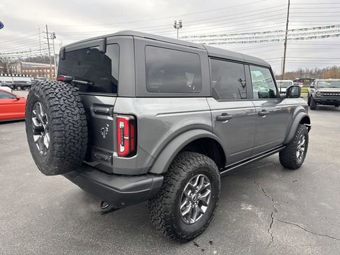 New 2025 Ford Bronco Badlands image 4