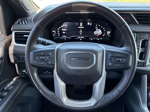 Used 2022 GMC Yukon XL Denali w/ Denali Ultimate Package image 14