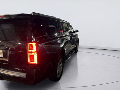 Used 2019 Chevrolet Suburban Premier AWD/4WD image 3