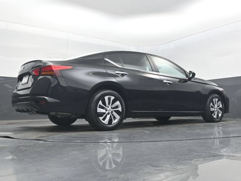 Certified 2025 Nissan Altima 2.5 S FWD image 29