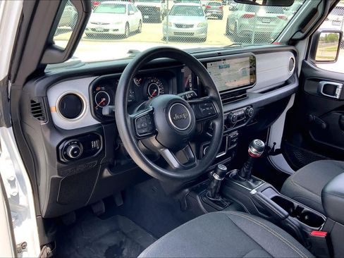 Used 2024 Jeep Wrangler Sport AWD/4WD image 17