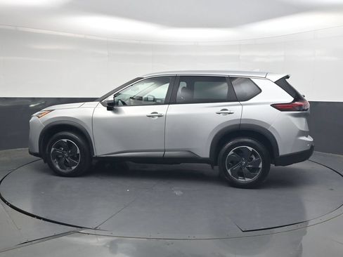 Used 2025 Nissan Rogue SV AWD/4WD image 7