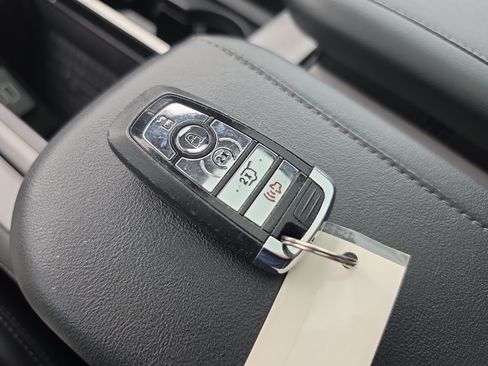 Used 2025 Lincoln Navigator Reserve AWD/4WD image 41