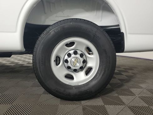New 2026 Chevrolet Express 2500 w/ Driver Convenience Package RWD image 29