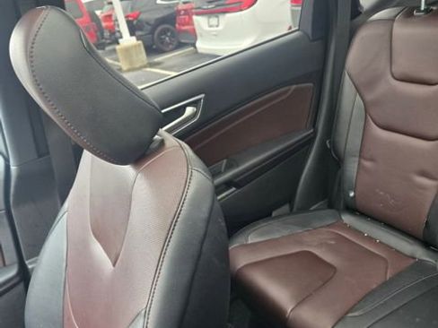Used 2021 Ford Edge Titanium w/ Equipment Group 301A image 11