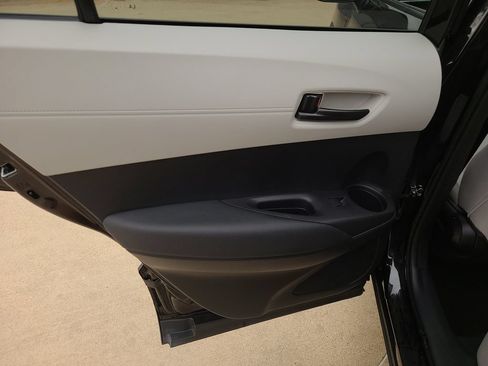 Used 2024 Toyota Corolla Cross LE FWD image 13