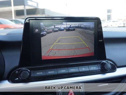 Used 2022 Kia Forte LXS image 4