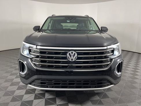 Used 2024 Volkswagen Atlas SE w/ Black Wheel Package image 3