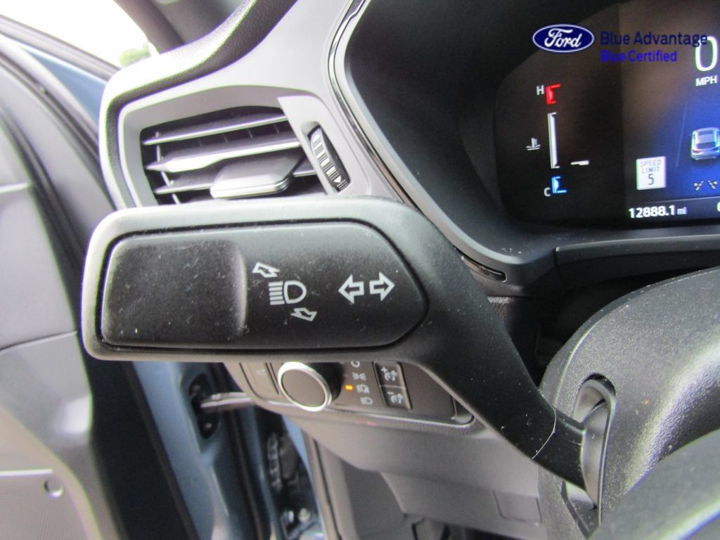 Certified 2025 Ford Escape ST-Line w/ Tech Pack #1 AWD/4WD image 33