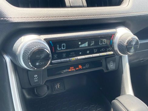 Used 2025 Toyota RAV4 XLE FWD image 24