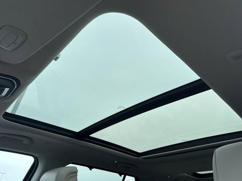 Used 2023 Jeep Wagoneer Series III w/ Premium Group I image 12