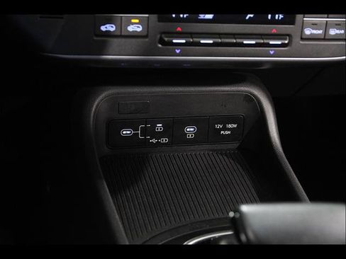 Certified 2025 Hyundai Kona SEL AWD/4WD image 15