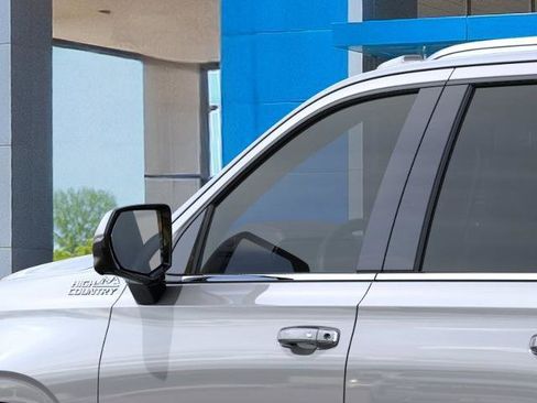 New 2026 Chevrolet Suburban High Country AWD/4WD image 38