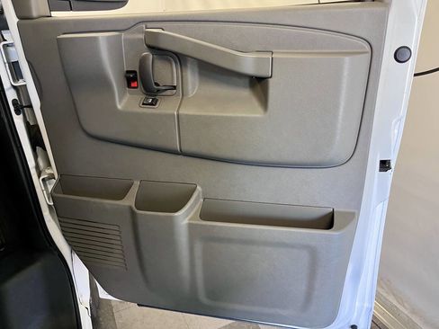 Used 2016 Chevrolet Express 3500 LT w/ LT Preferred Equipment Group image 15