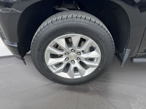 Used 2020 Chevrolet Silverado 1500 Custom w/ Custom Value Package image 11