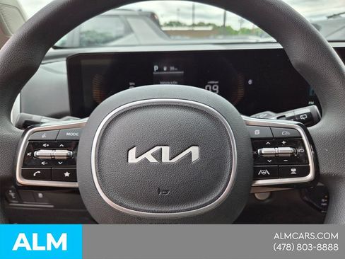 Used 2025 Kia Sorento LX FWD image 21