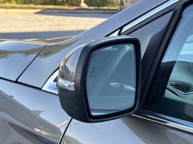 Used 2019 Ford Edge Titanium w/ Equipment Group 301A AWD/4WD image 10