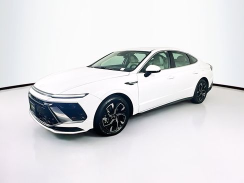 Used 2025 Hyundai Sonata SEL image 3