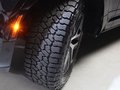 Used 2023 Land Rover Defender 110 X-Dynamic SE AWD/4WD image 19
