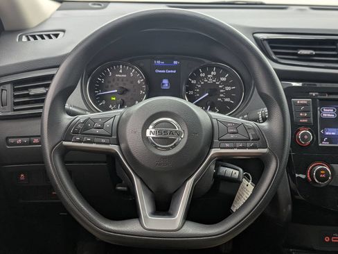 Used 2018 Nissan Rogue SV FWD image 28