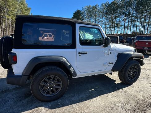 Used 2024 Jeep Wrangler Sport S image 8