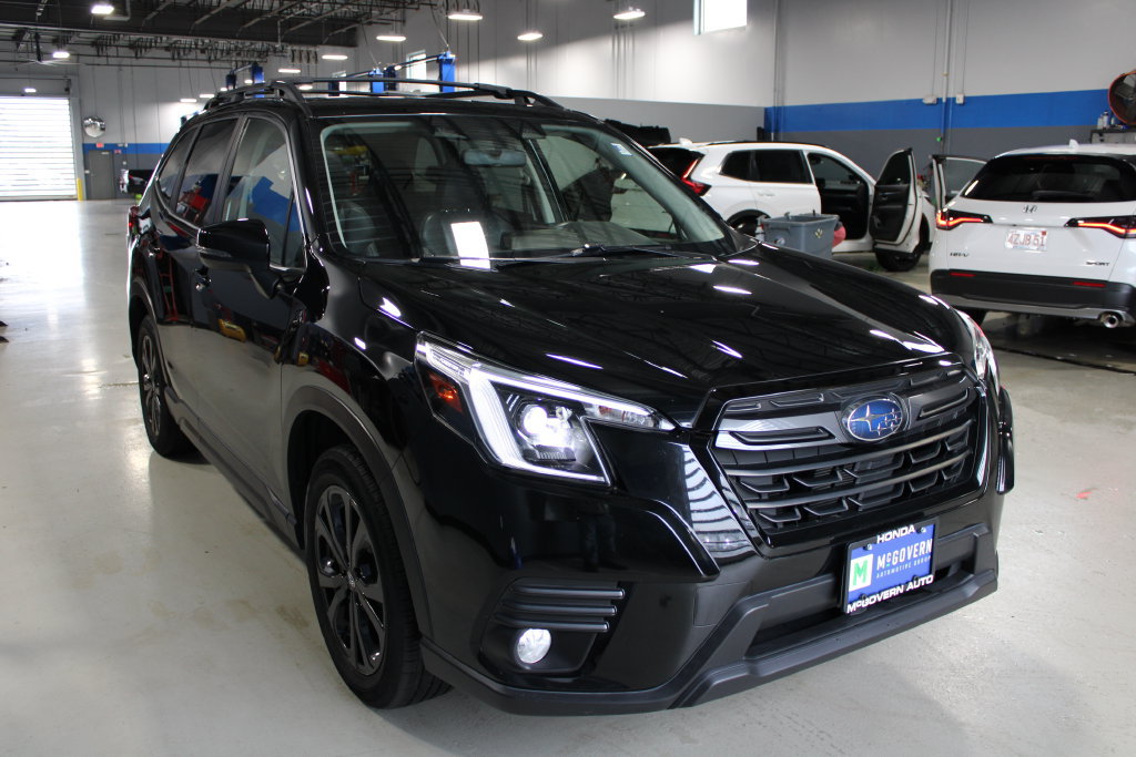 Used 2022 Subaru Forester Limited AWD/4WD image 3