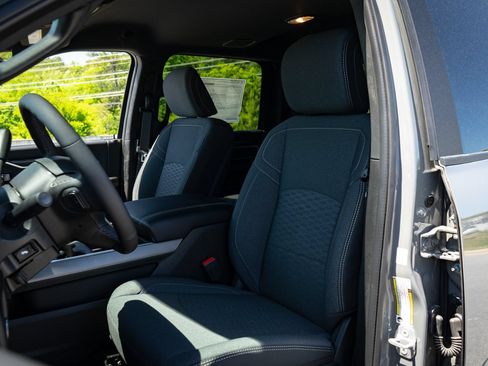 New 2026 RAM 2500 Big Horn AWD/4WD image 15
