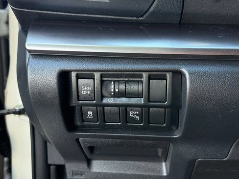 Used 2019 Subaru Crosstrek 2.0i Limited AWD/4WD image 16