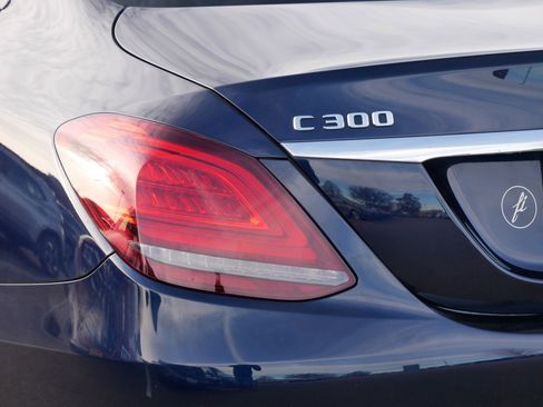 Used 2019 Mercedes-Benz C 300 4MATIC Sedan image 17