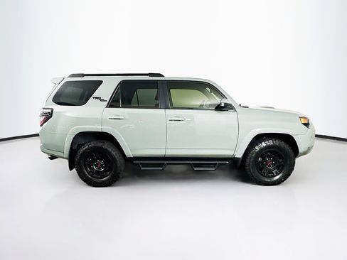 Used 2022 Toyota 4Runner TRD Off-Road AWD/4WD image 10
