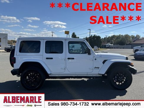 Used 2025 Jeep Wrangler Unlimited Sahara w/ Safety Group image 2