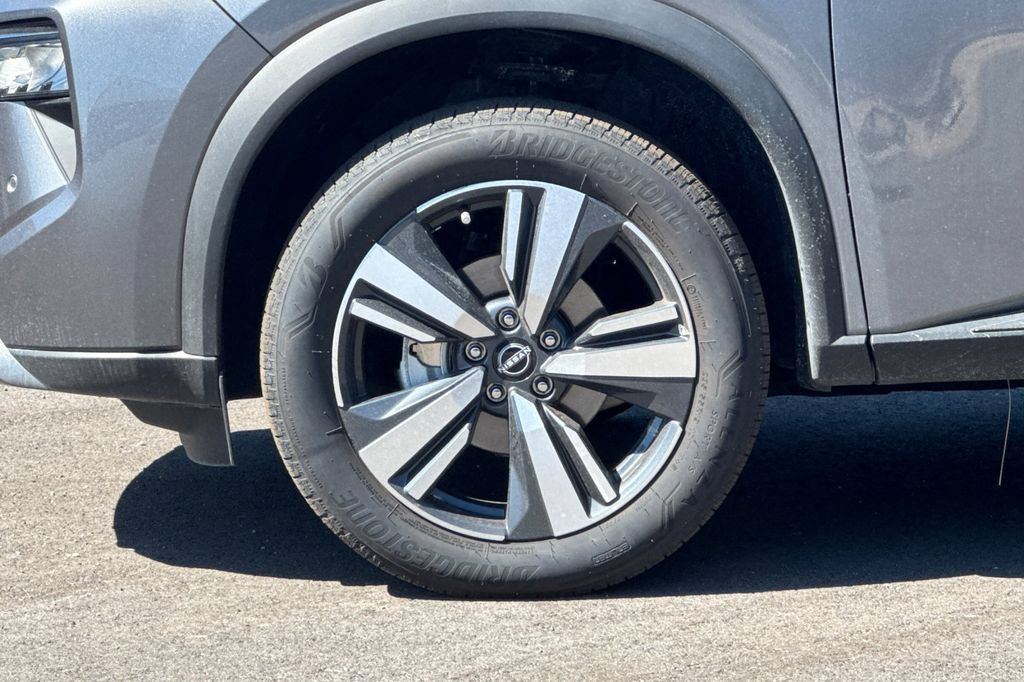 Used 2026 Nissan Rogue SL AWD/4WD image 30