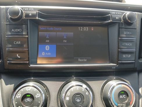 Used 2016 Toyota RAV4 LE FWD image 6