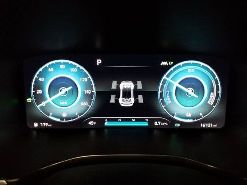 Certified 2023 Hyundai Santa Fe Limited image 9