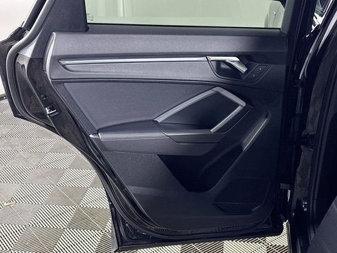 Used 2023 Audi Q3 2.0T Premium Plus w/ Premium Plus Package image 19