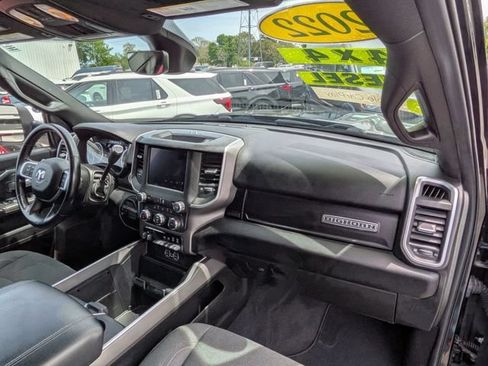 Used 2022 RAM 2500 Big Horn w/ Level C Equiment Group AWD/4WD image 18