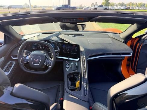 Used 2023 Chevrolet Corvette Stingray Preferred Conv w/ Battery Protection Package RWD image 7