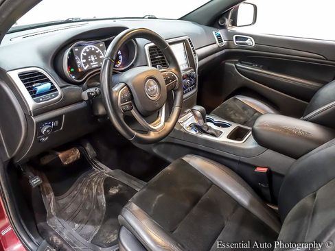 Used 2017 Jeep Grand Cherokee Altitude image 14