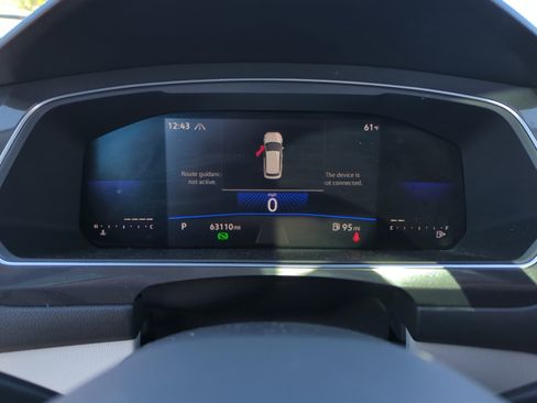 Certified 2022 Volkswagen Tiguan SE w/ Panoramic Sunroof Package image 10