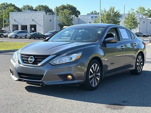 Used 2017 Nissan Altima 2.5 SV FWD image 5