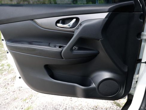 Used 2016 Nissan Rogue S FWD image 35