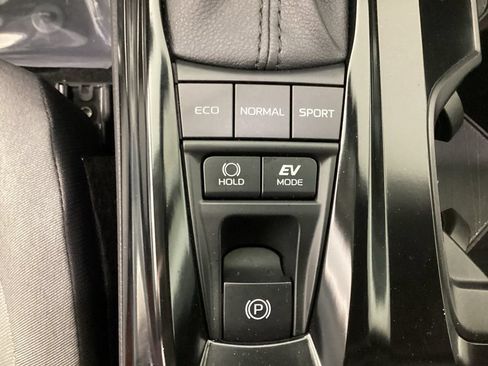Used 2025 Toyota Camry LE FWD image 26
