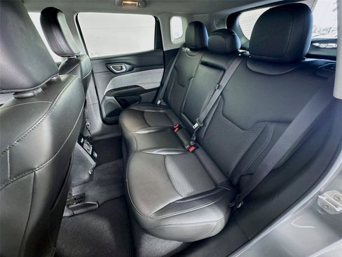 Used 2022 Jeep Compass Latitude FWD image 21
