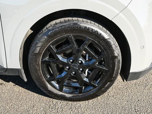 Used 2025 Kia Carnival SX Prestige image 15