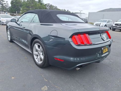 Used 2016 Ford Mustang Convertible RWD image 4