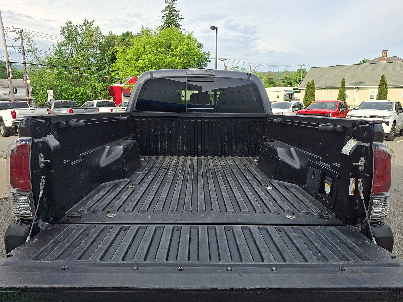 Used 2020 Toyota Tacoma TRD Off-Road AWD/4WD image 28
