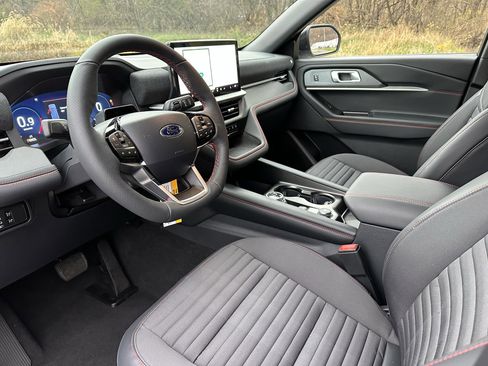 New 2026 Ford Explorer ST-Line w/ ST-Line Street Pack image 26